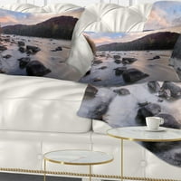 Designart Rocky Mountain River u jesen - jastuk za bacanje zida na obali mora - 12x20